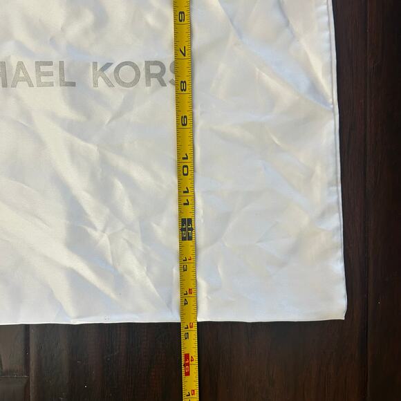 Michael Kors White Satin Drawstring Small Dust bag Cover Used 16in x 15in - Picture 3 of 4